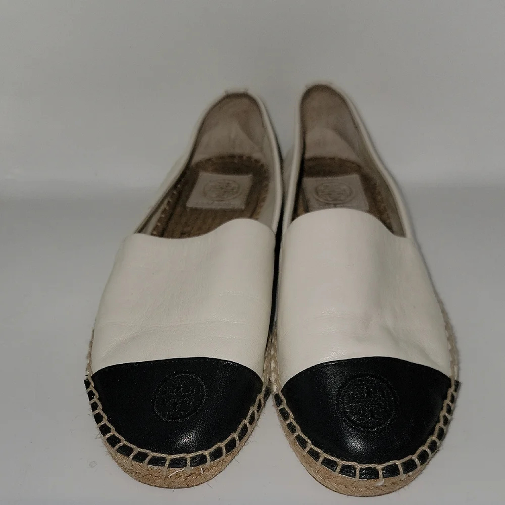Tory Burch Espadrille, ivory, white/black Size 8